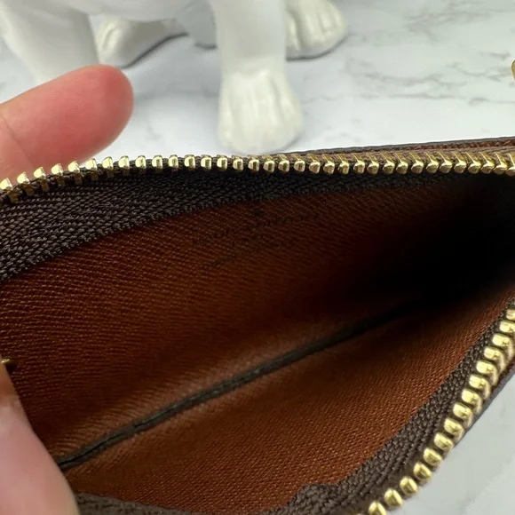 Louis Vuitton Key Pouch - Picture 12 of 13
